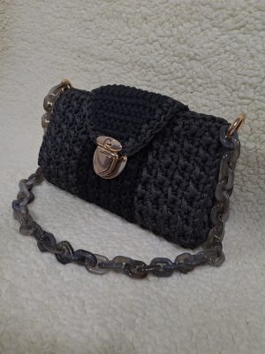 Bolsa Preta com alça de corrente